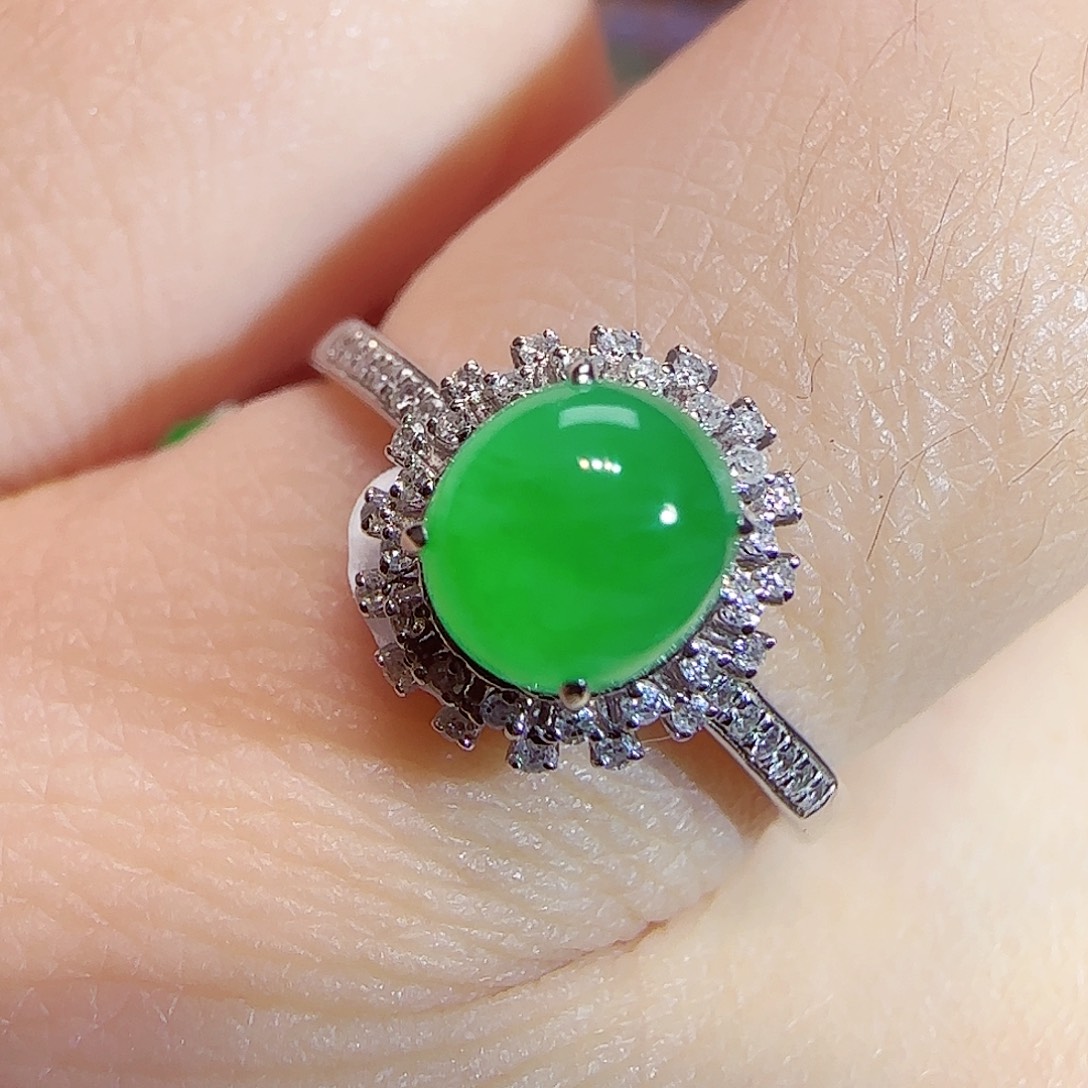 翡翠18K金镶嵌戒指