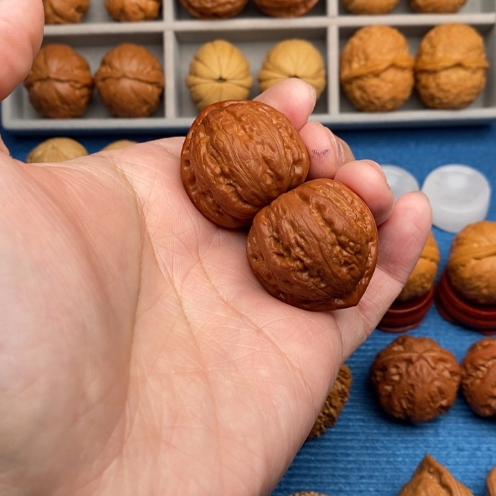 文玩核桃把件胖头陀