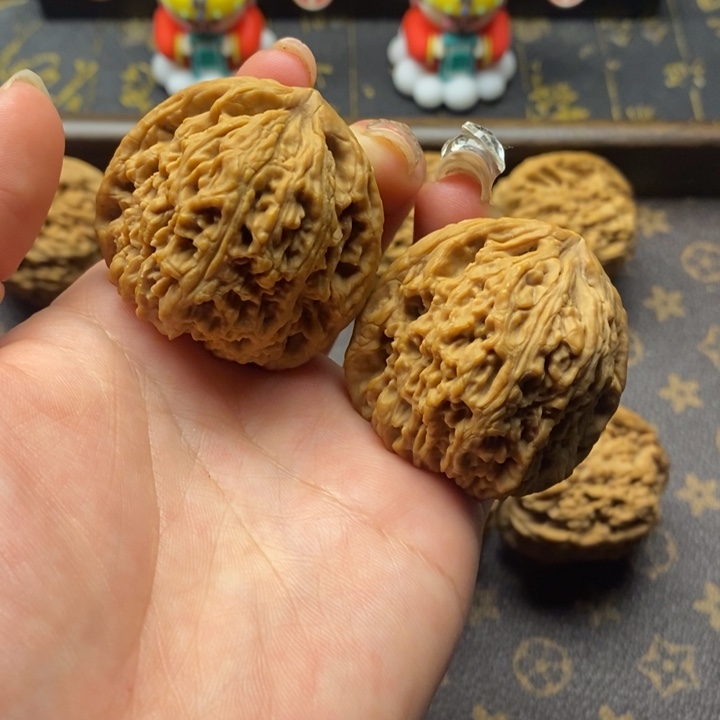 桃核把件南疆石文玩核桃