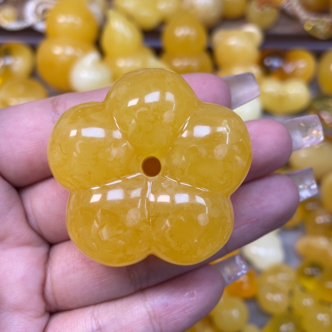 琥珀未镶嵌珠宝奇石