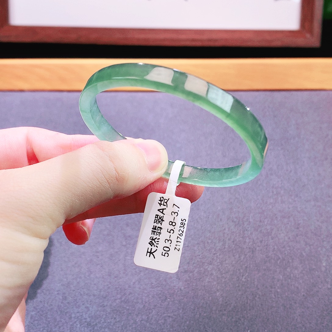 未镶嵌手镯翡翠天然翡翠