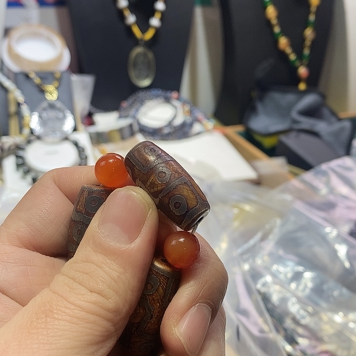 盐***站玛瑙/玉髓未镶嵌颈饰105