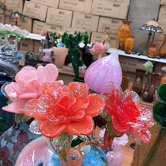 琉璃花瓶高45厘米宽9厘米