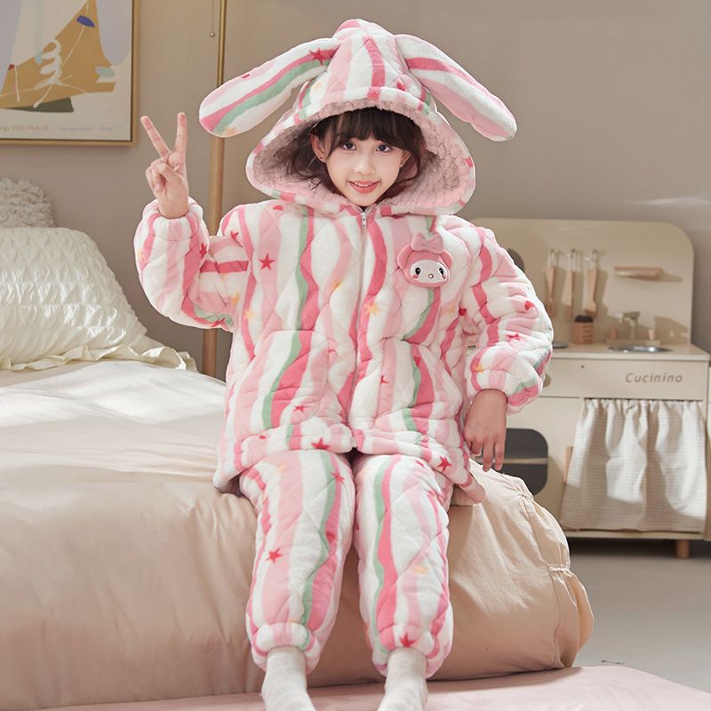 2025保暖加绒加厚女童家居服套装新款冬季珊瑚绒儿童三层夹棉睡衣
