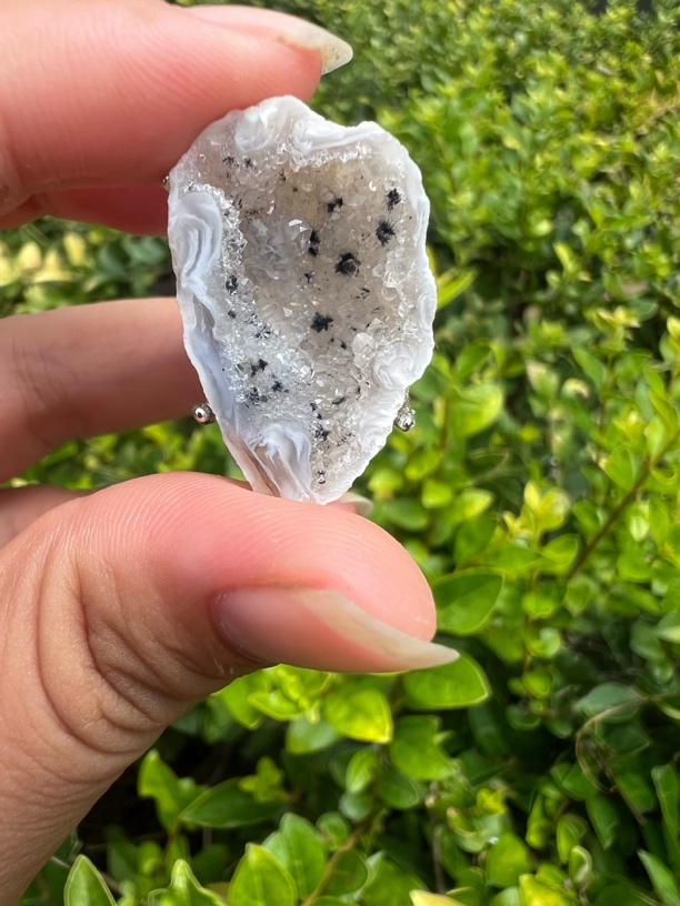 原石戒指手工制作，每一枚都不同，一物一拍，无鉴赏期
