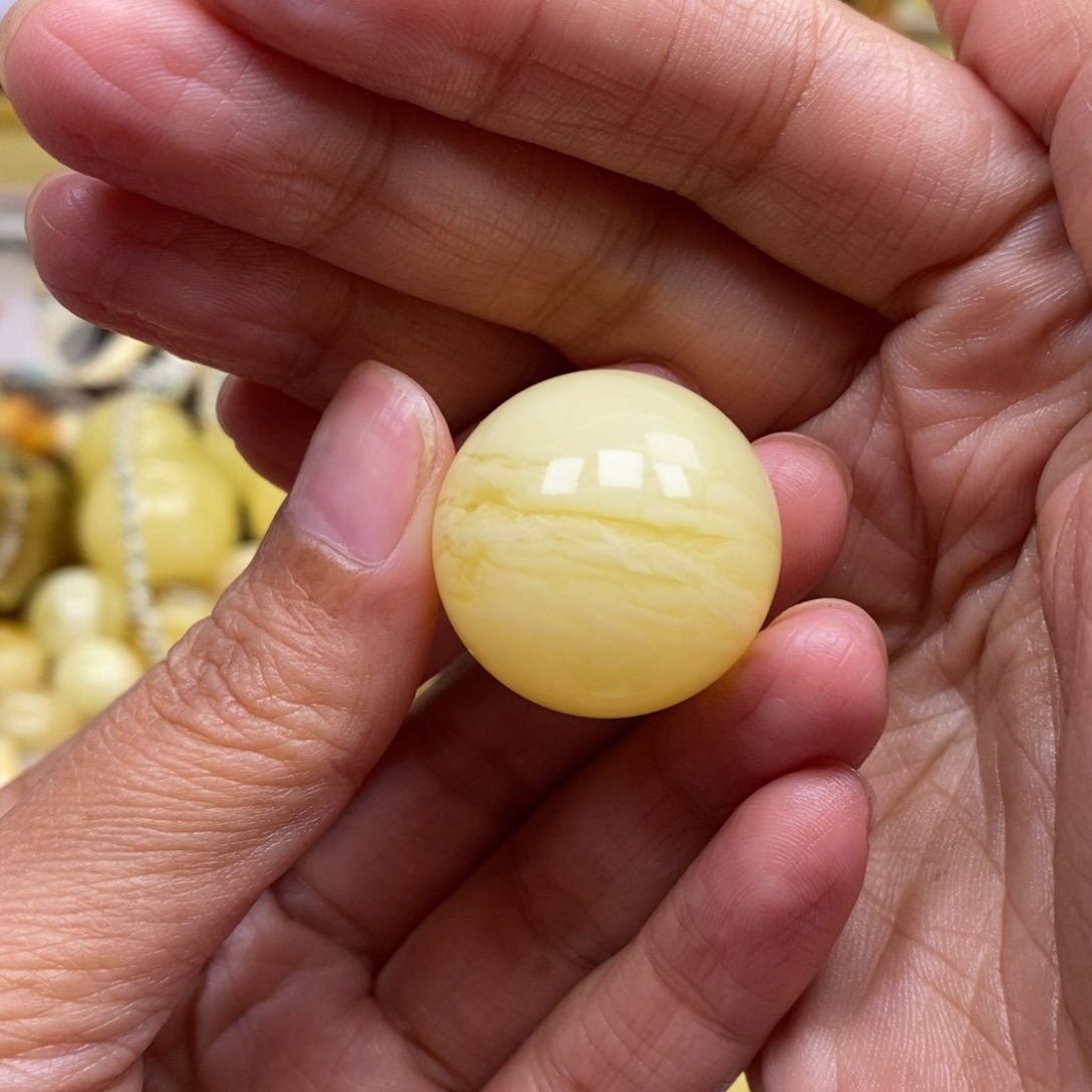 琥珀未镶嵌裸石25.8