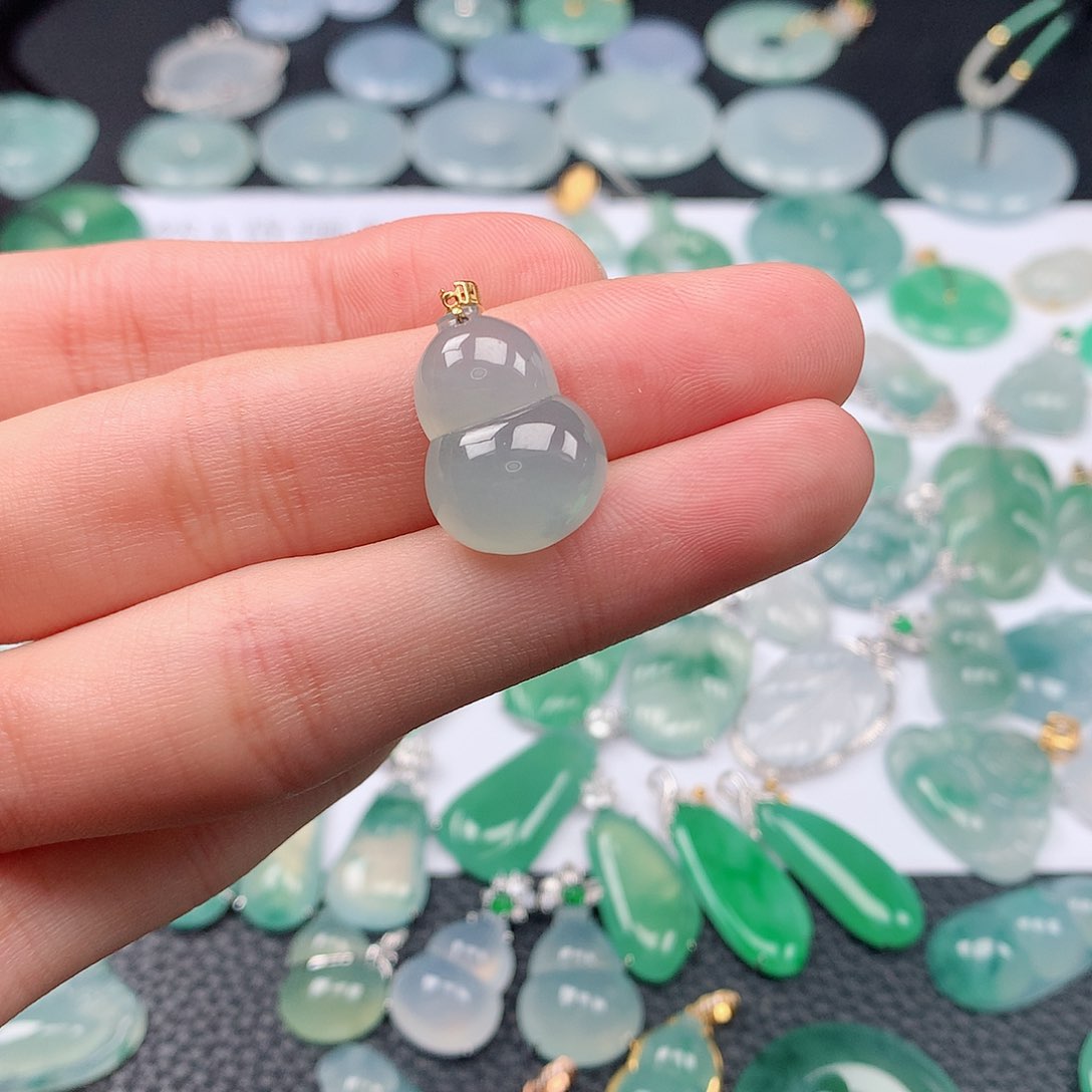 翡翠颈饰18K金镶嵌天然翡翠