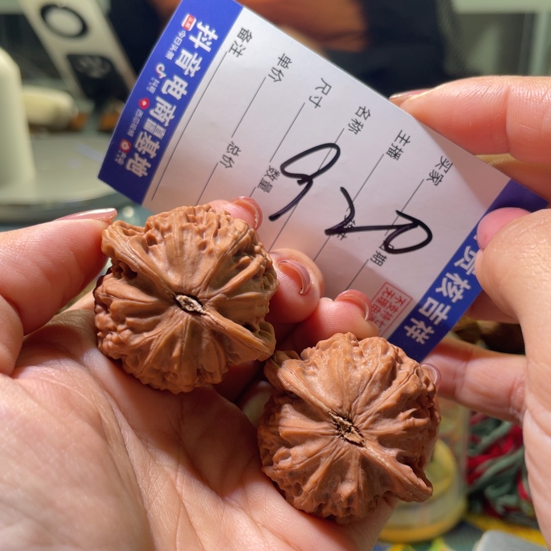 核桃把件40左右全品无修老型宫灯