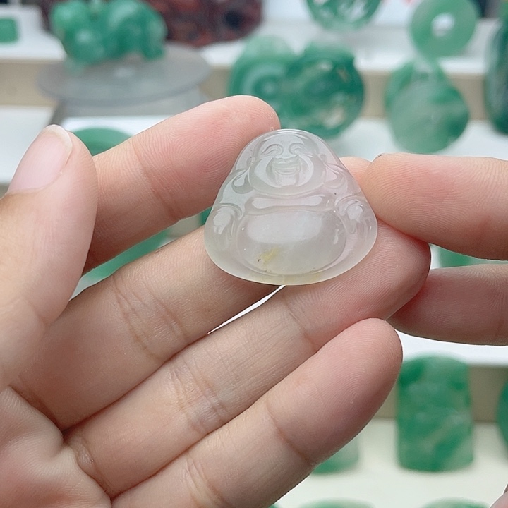 颈饰未镶嵌石英质玉