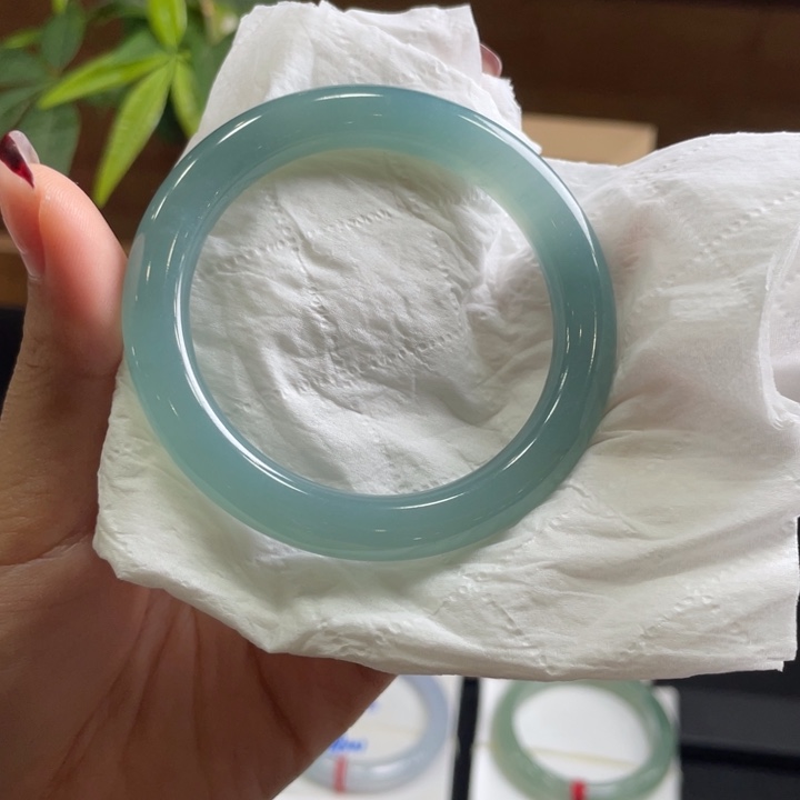 翡翠手镯未镶嵌?****?翡翠手镯51.5分单3
