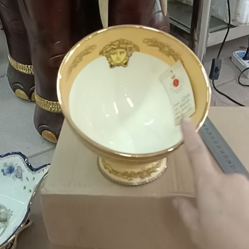 陶瓷瑕疵。。。。。。。。。。。。。。