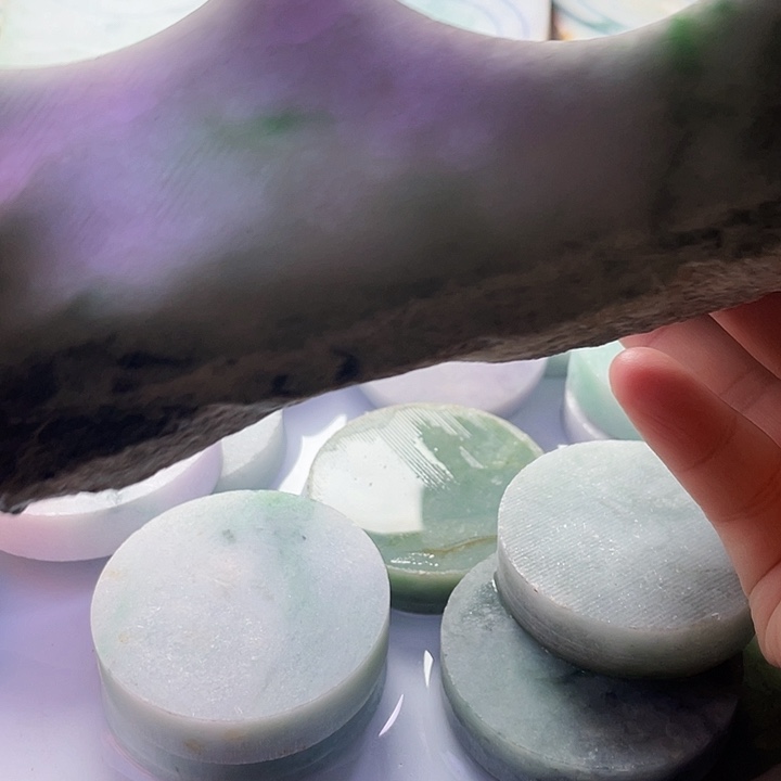 翡翠颈饰未镶嵌毛料20