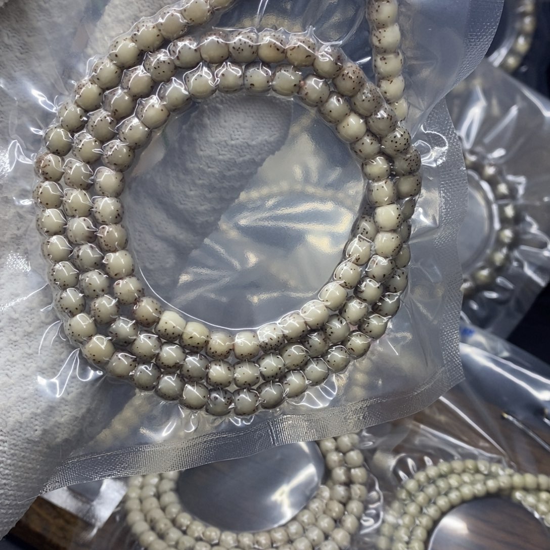 星月菩提吊坠7x6。小冰糖。 润透