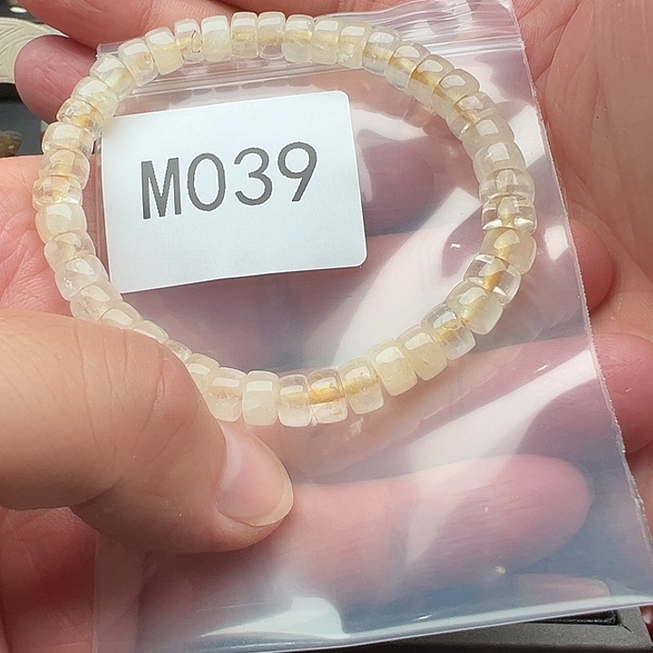 東***东和田玉（糖玉）未镶嵌珠宝半成品