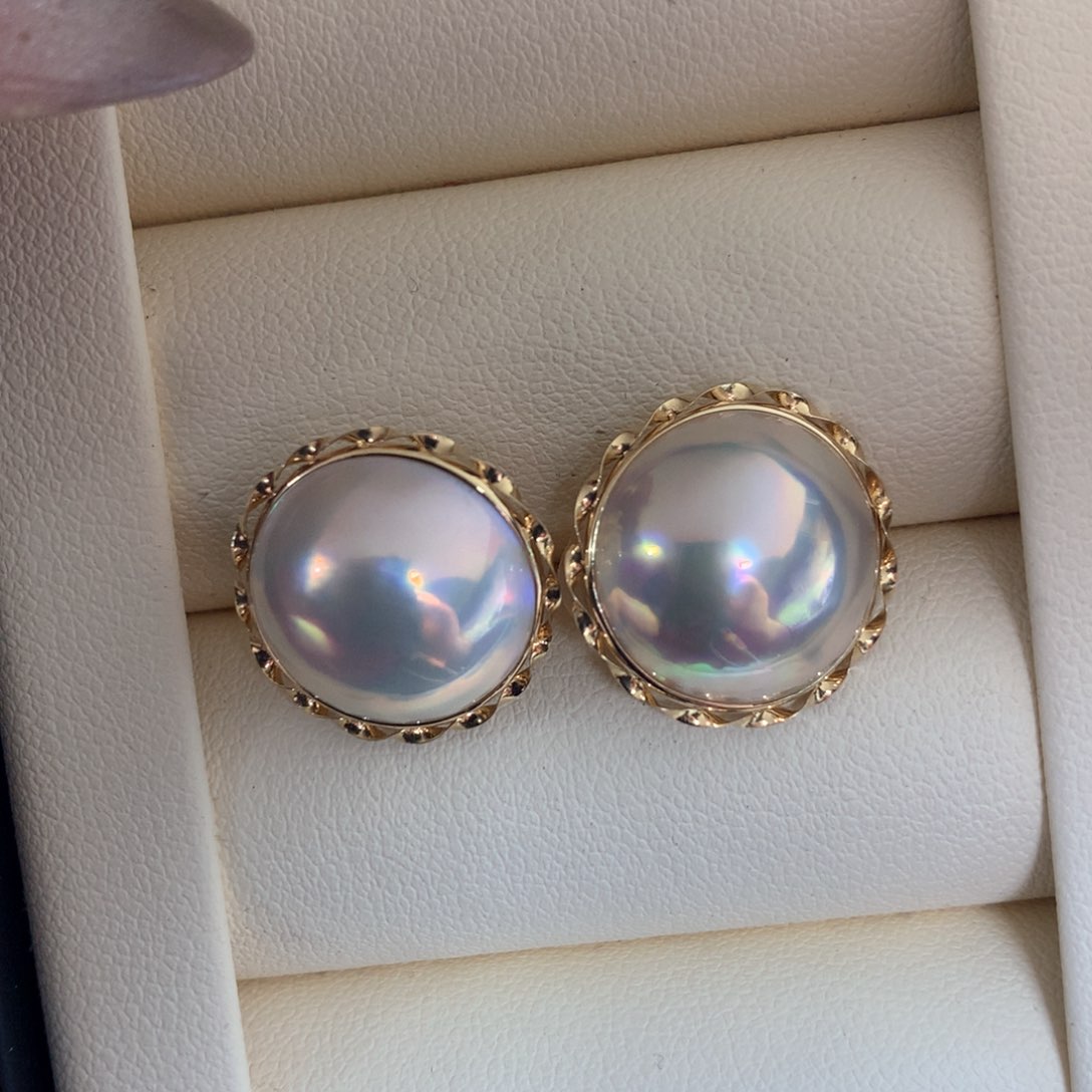 拼合珍珠（马贝珠）耳饰18K金镶嵌