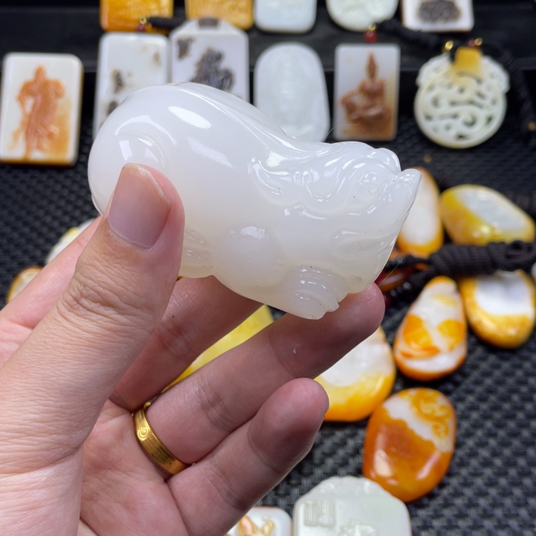 颈饰未镶嵌和田玉