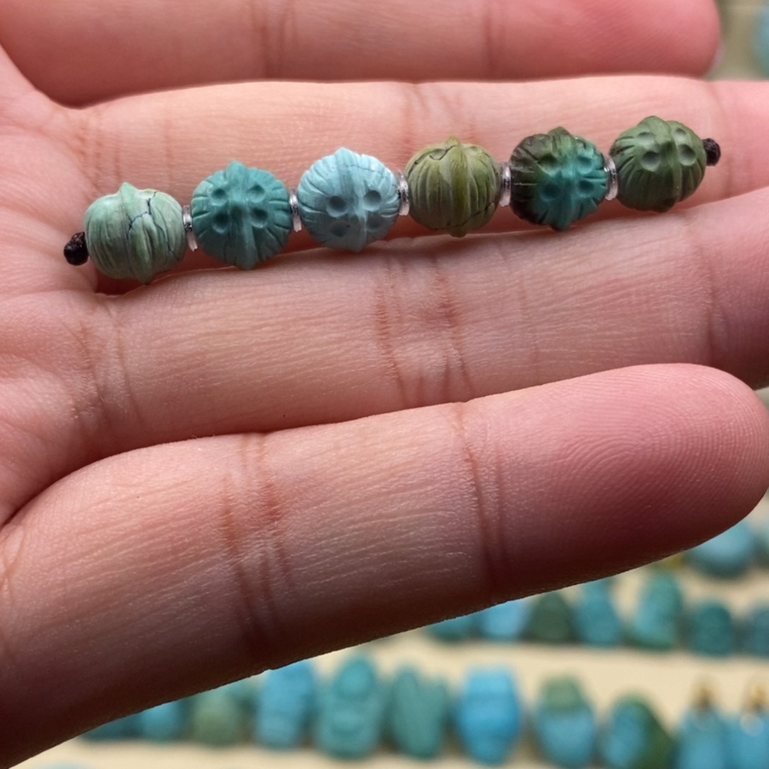 绿松石雕刻件未镶嵌