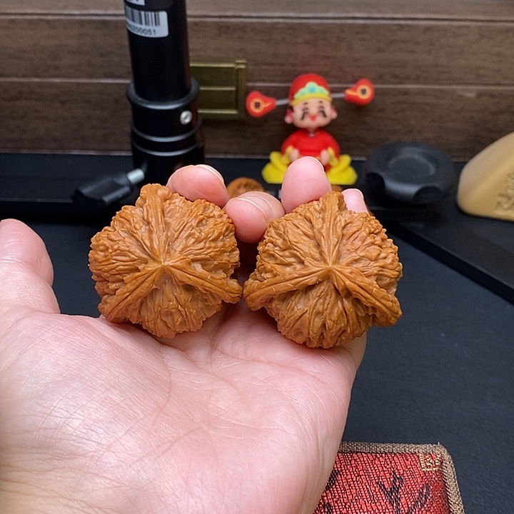 明***豪把件文玩核桃白奔