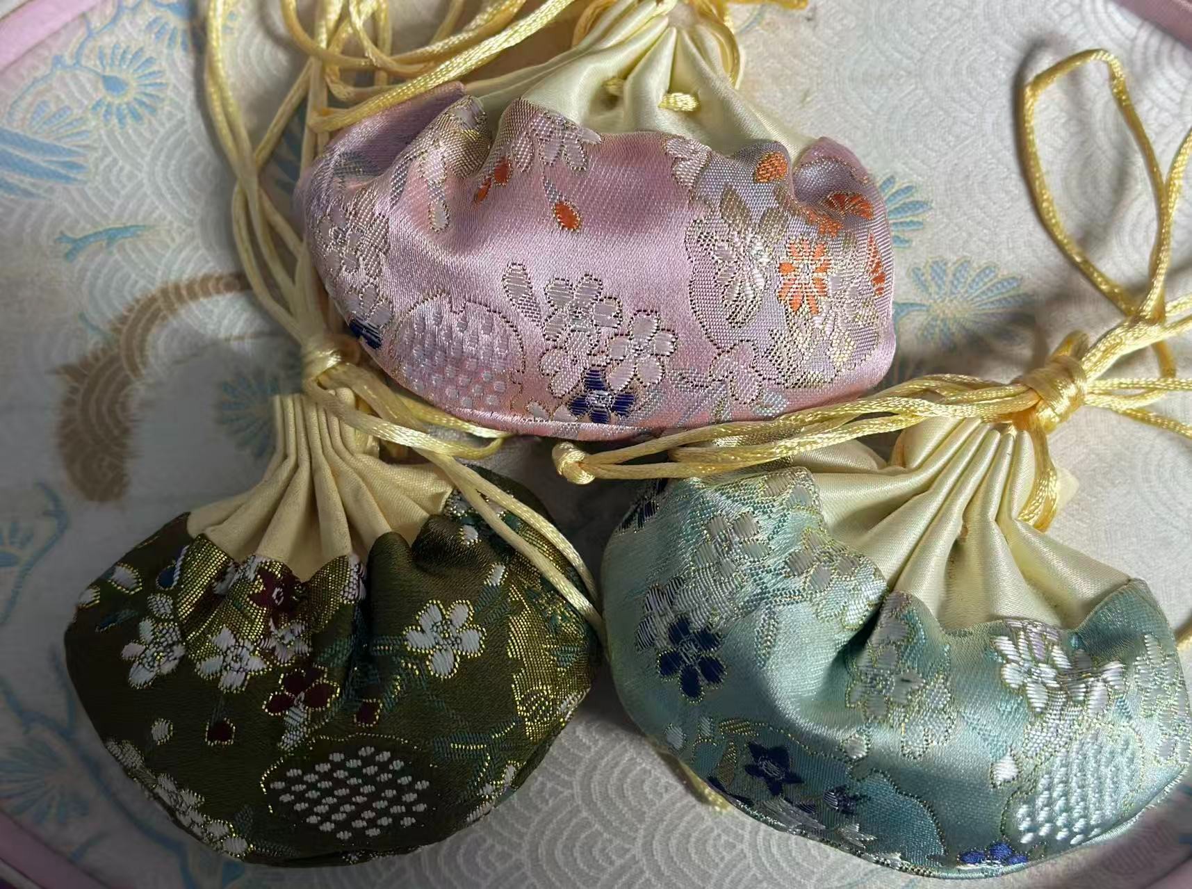 2739 精品时尚香包  多样性发其一