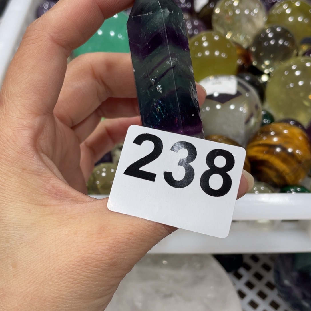 水晶珠宝半成品未镶嵌有瑕