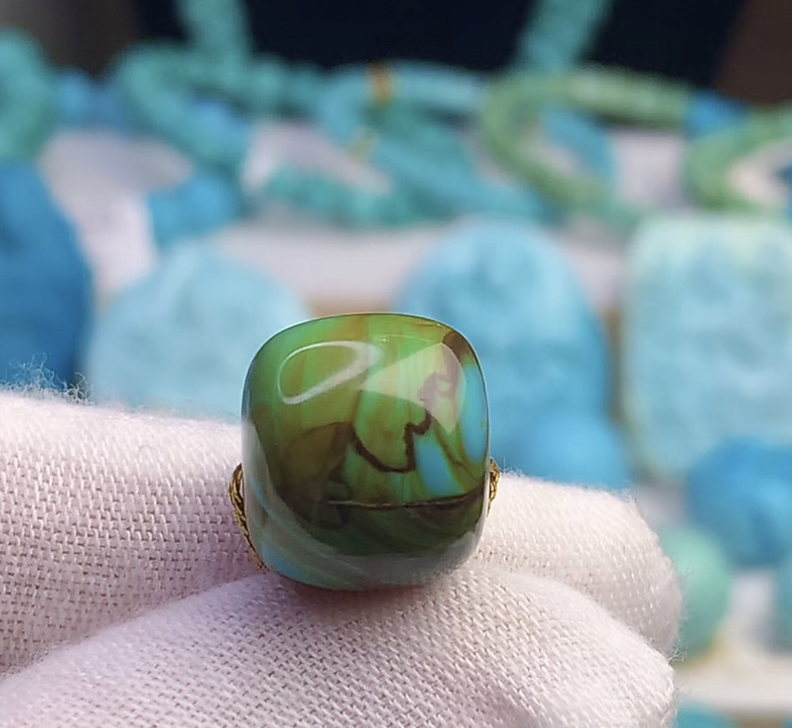 原矿绿松石精品三彩老型14.3毫米，12.7毫米，4.68克