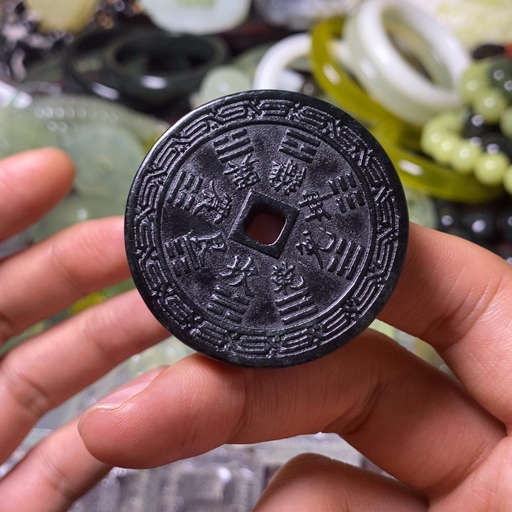 岫玉岫玉颈饰未镶嵌