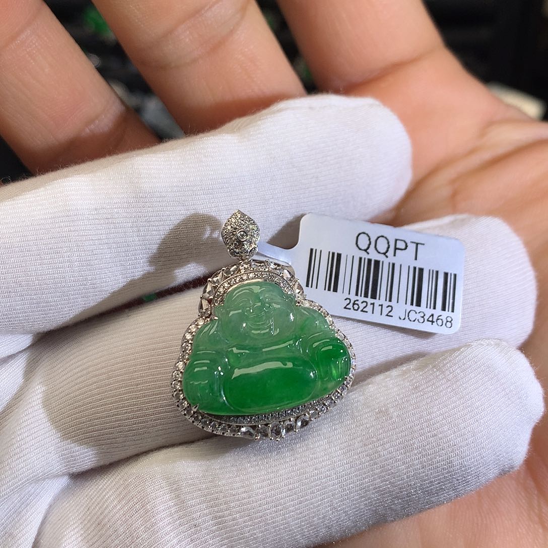 颈饰18K金镶嵌翡翠一