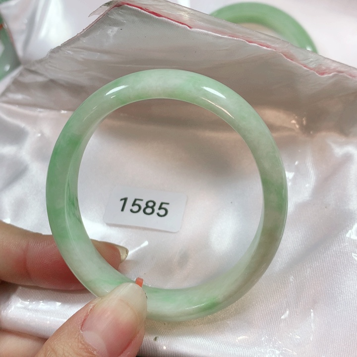 翡翠手镯未镶嵌天然翡翠手镯54