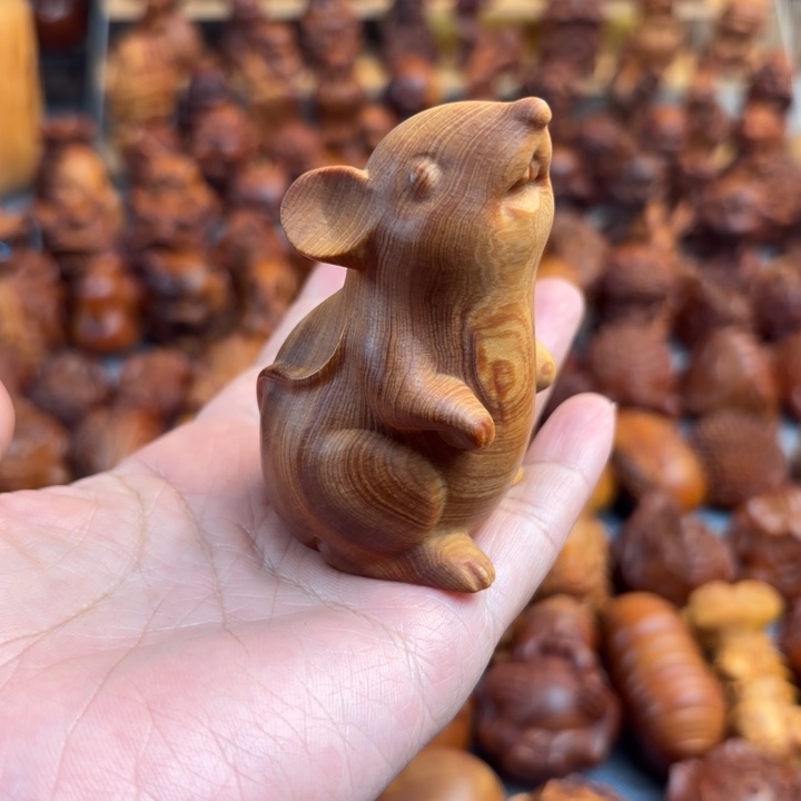 牛***移太行崖柏手把件的设计和制作