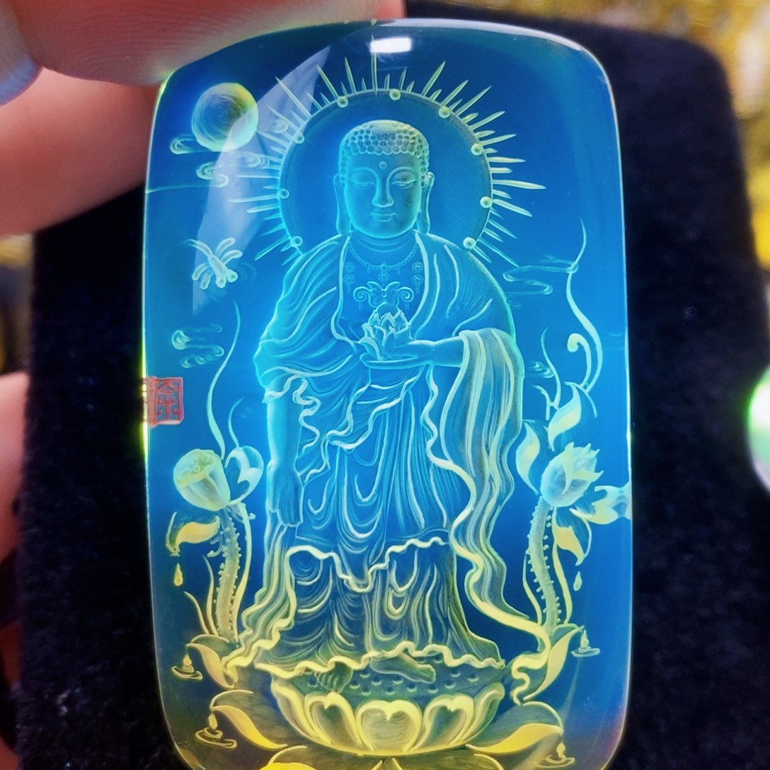 【闪购商品】未镶嵌金珀颈饰琥珀阴雕