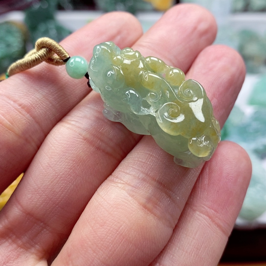 翡翠颈饰未镶嵌翡翠