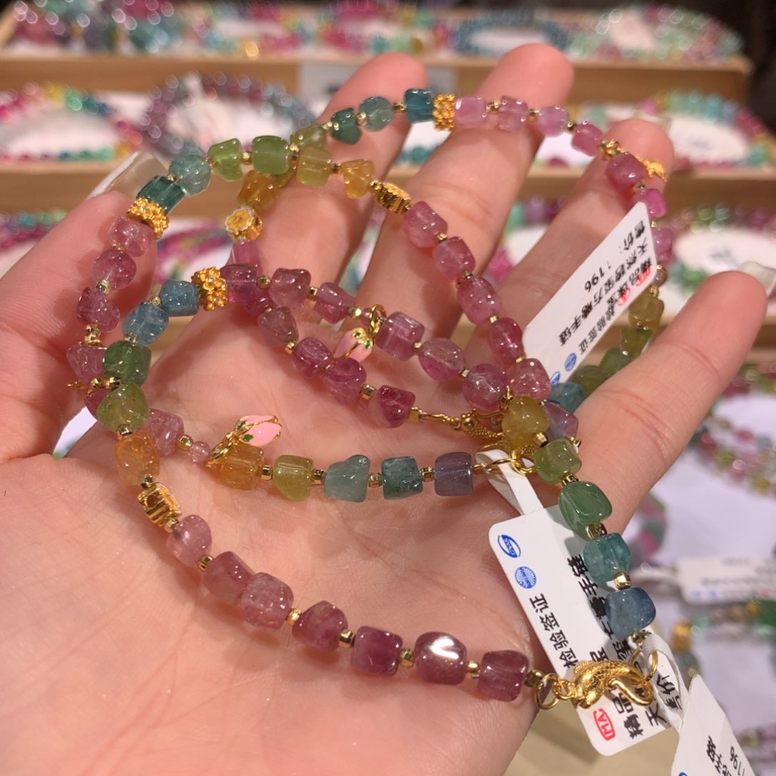 碧玺多样性发货一件未镶嵌