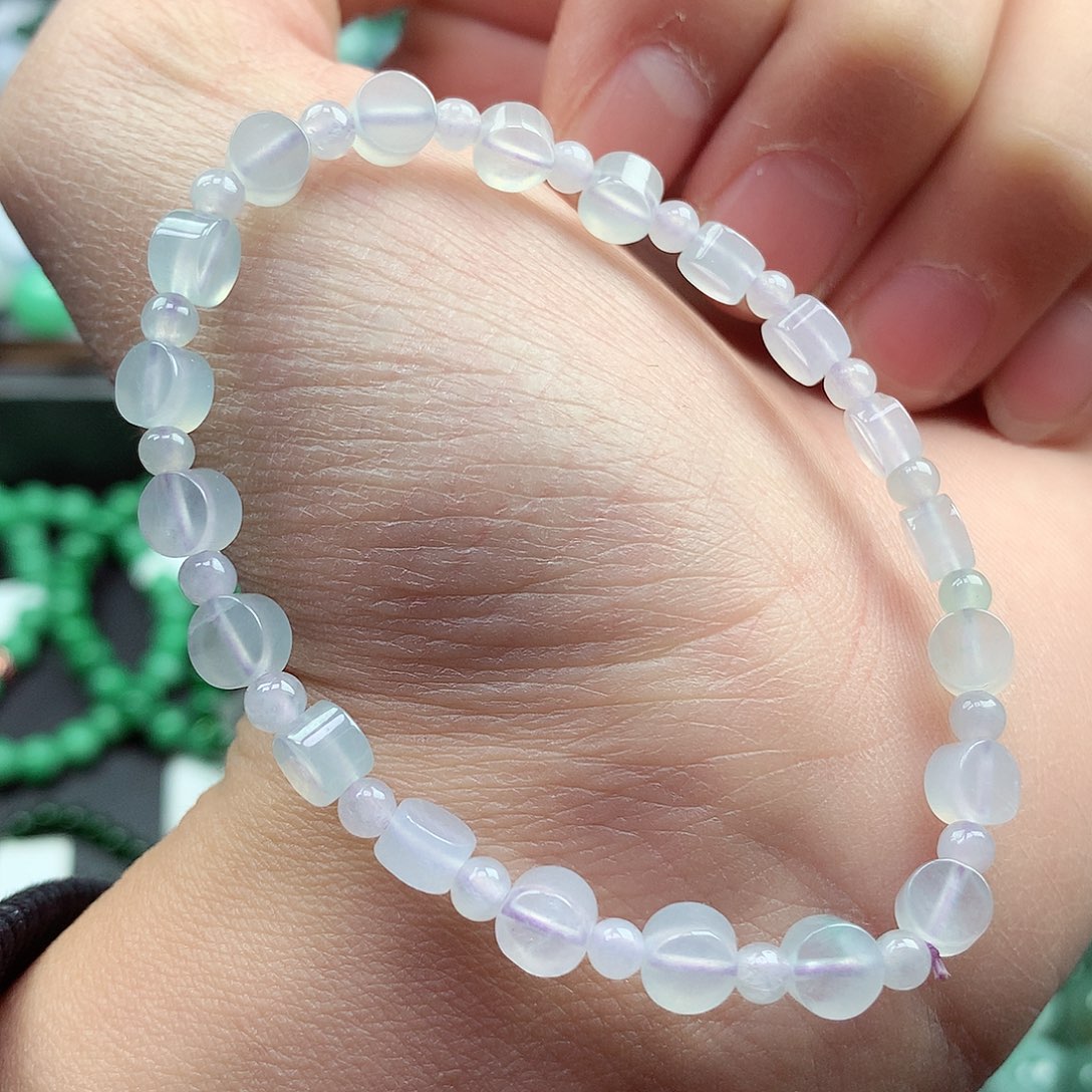 翡翠颈饰未镶嵌手串