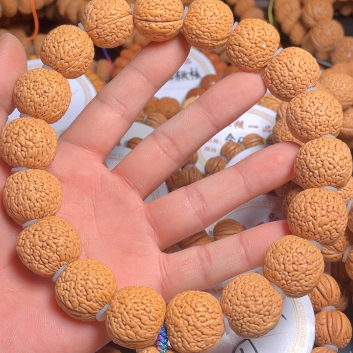 桃核吊坠晟****狼牙蚂蚁