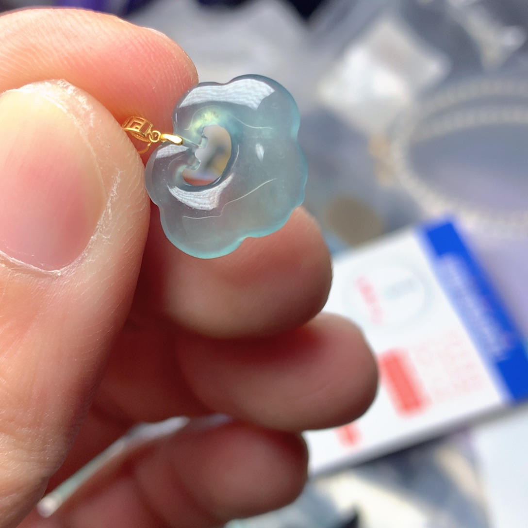 【闪购商品】颈饰18K金镶嵌翡翠翡翠