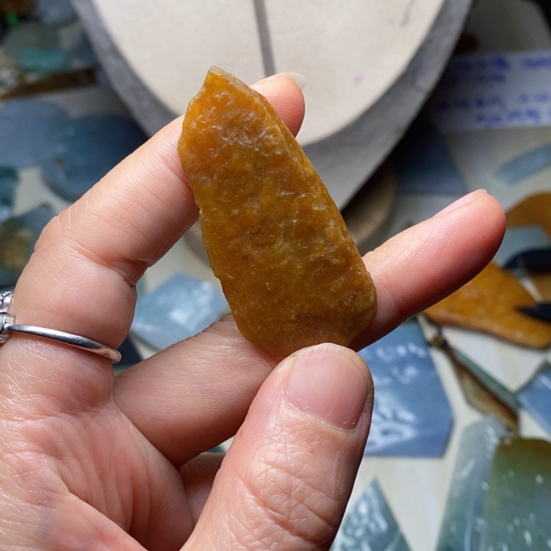翡翠颈饰未镶嵌天然