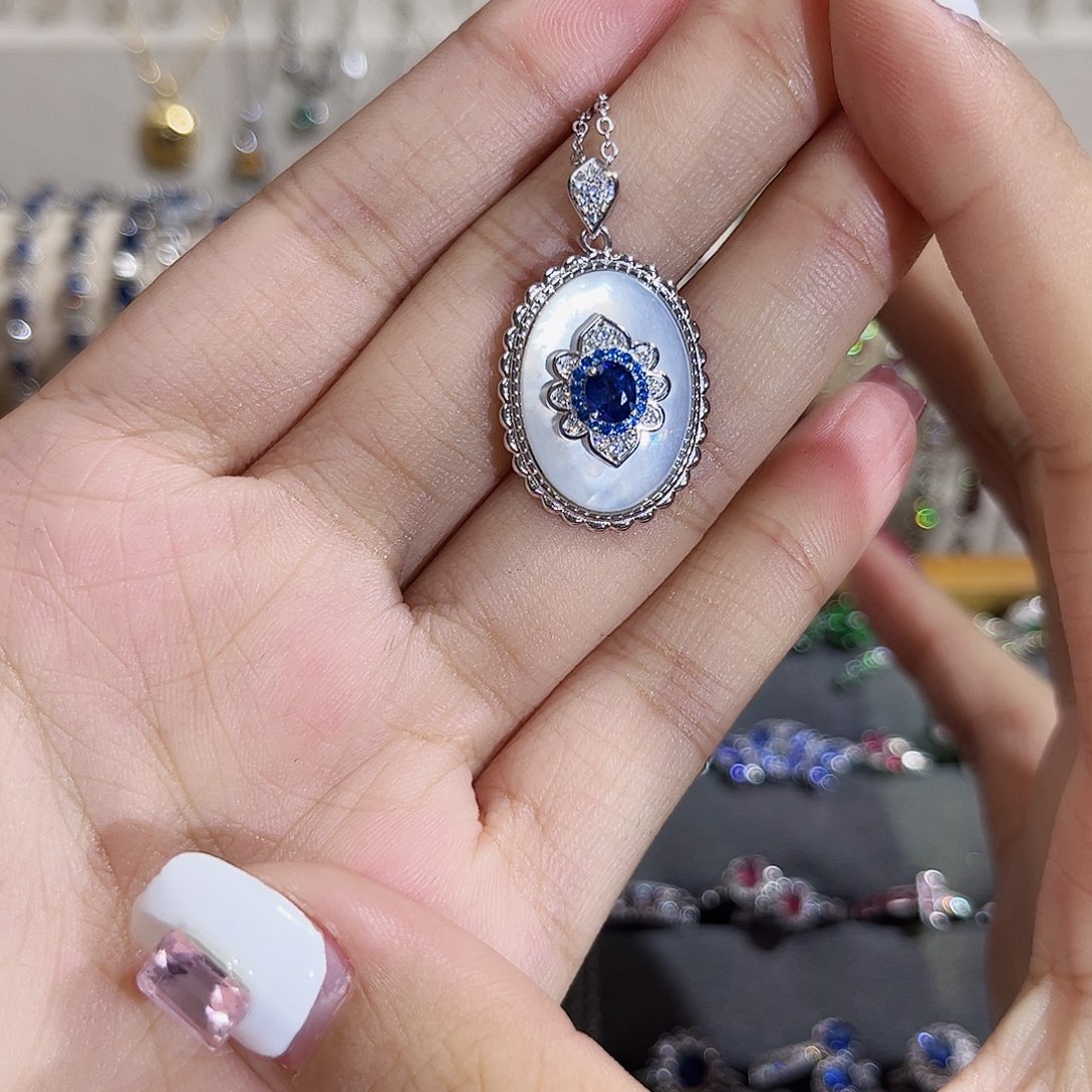 蓝宝石吊坠(赠链)银S925镶嵌