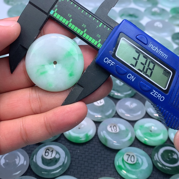 翡翠颈饰未镶嵌缅甸天然A货翡翠