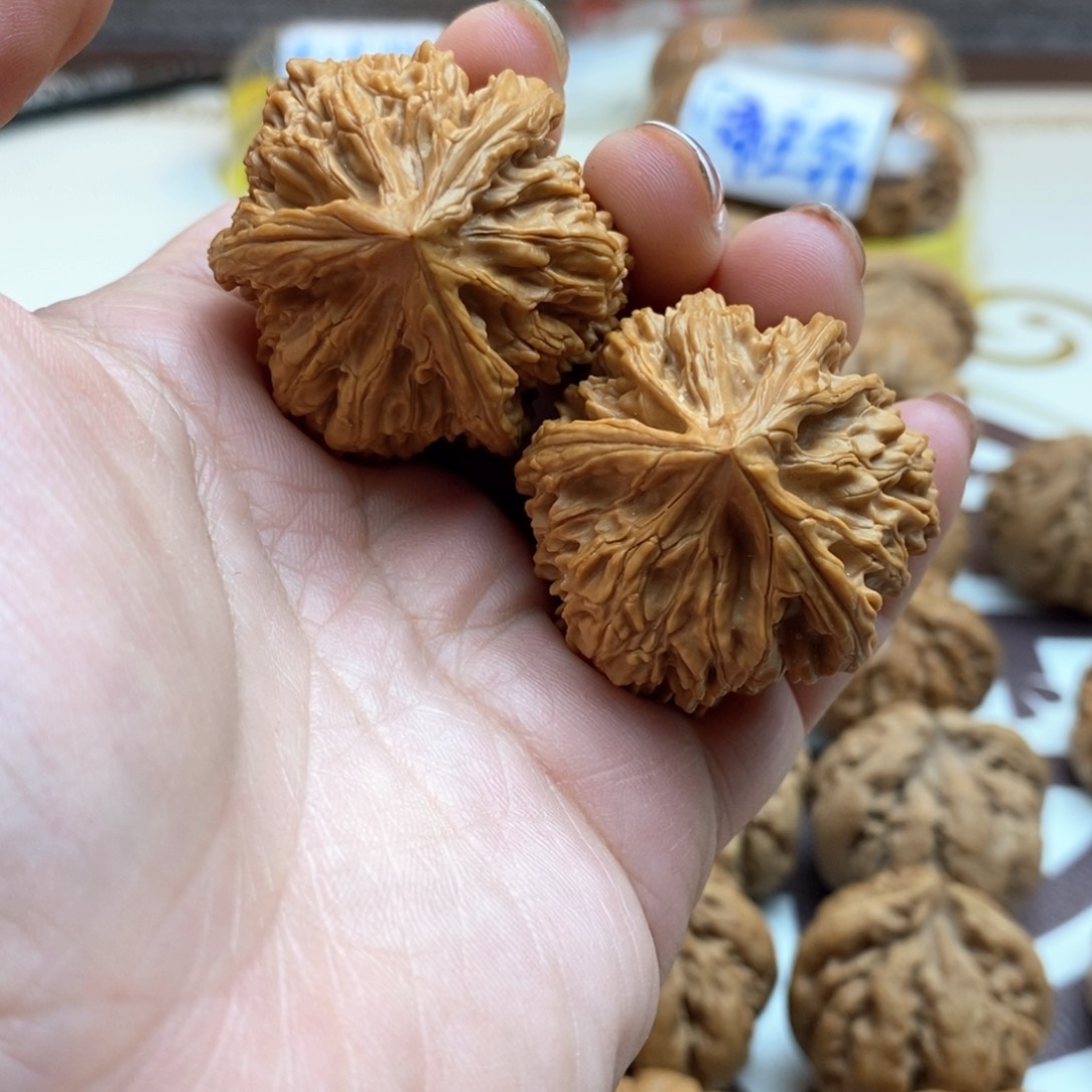 文玩核桃吊坠l文山奔37尺全品