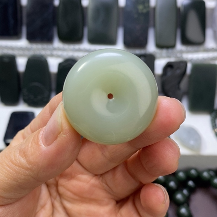 和田玉未镶嵌珠宝奇石