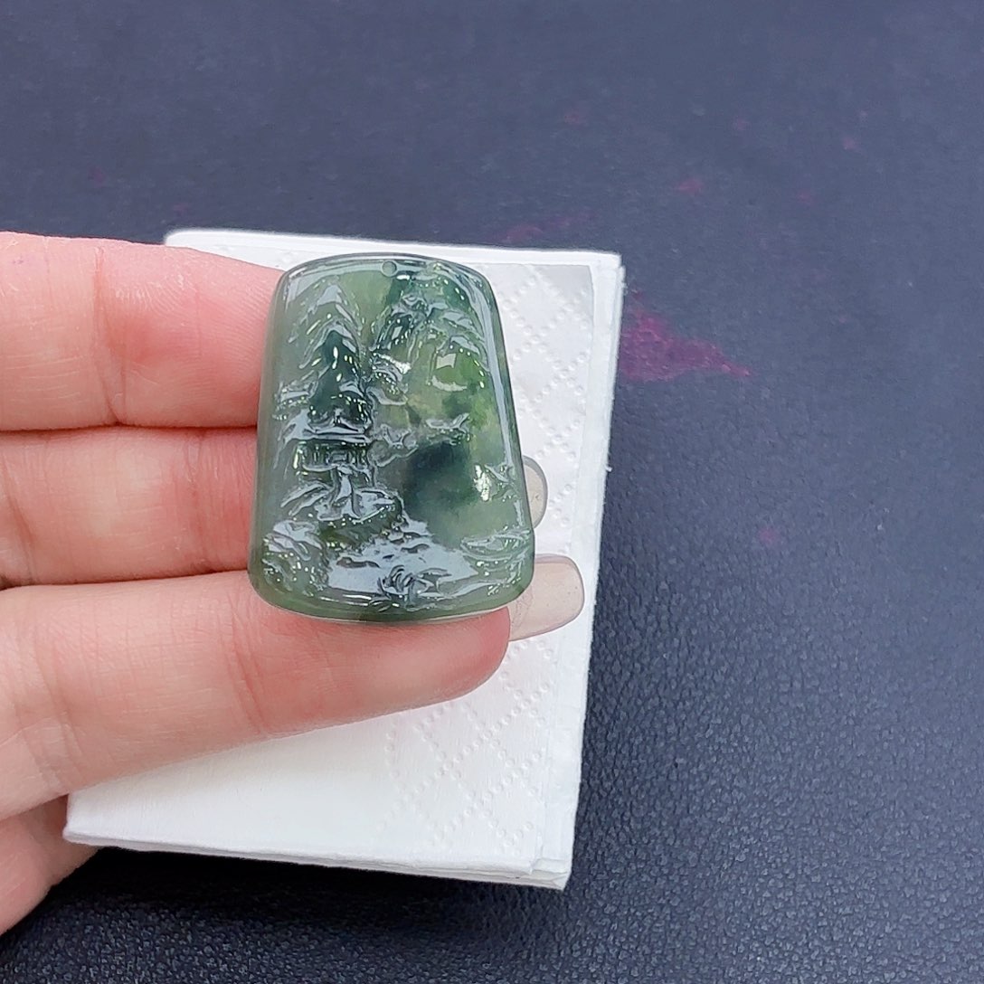 翡翠未镶嵌颈饰精品•山水牌吊坠