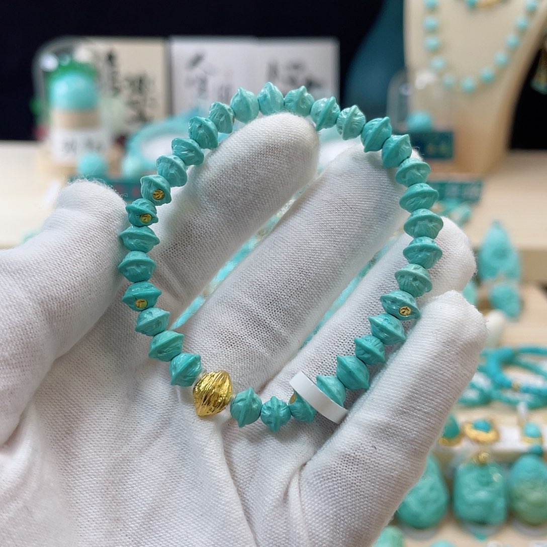 绿松石珠宝奇石18K金镶嵌