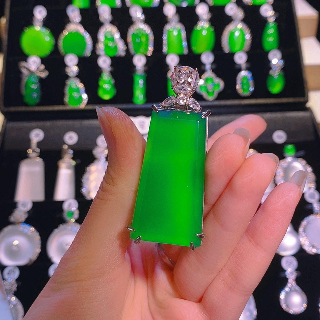 锆石铜合金白富美