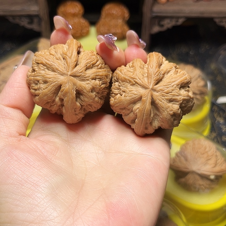 吊坠文玩核桃44粗筋