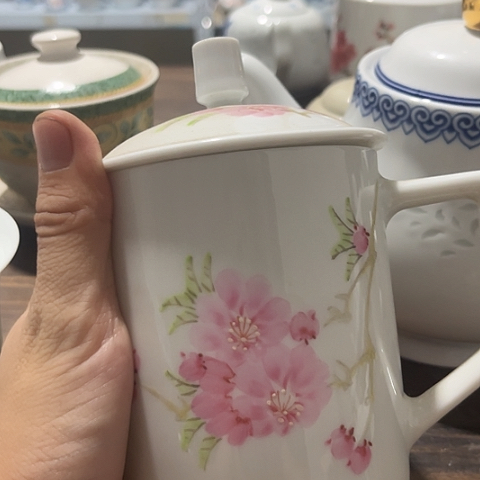 陶瓷手绘办公杯一个
