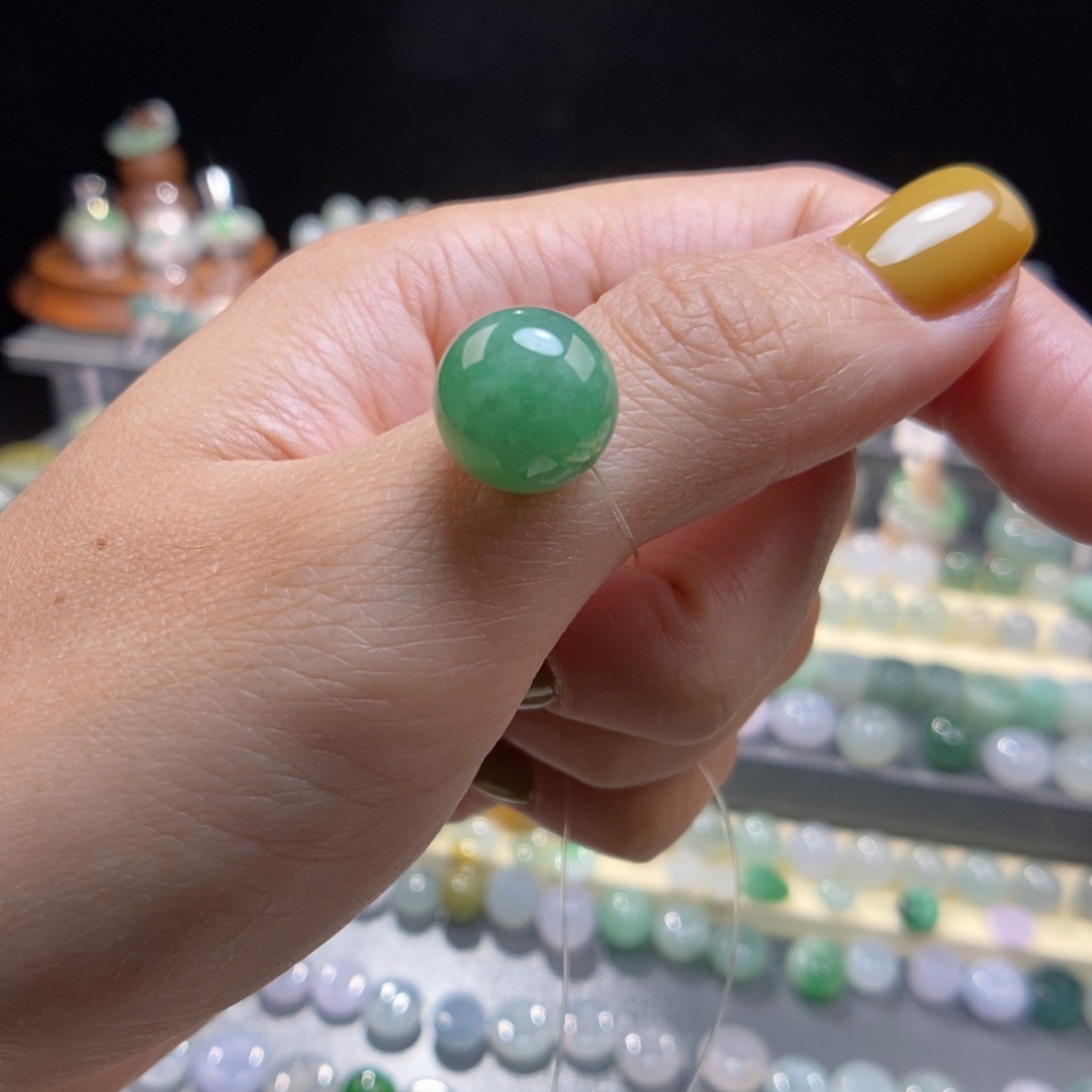 翡翠未镶嵌颈饰12.3绿珠