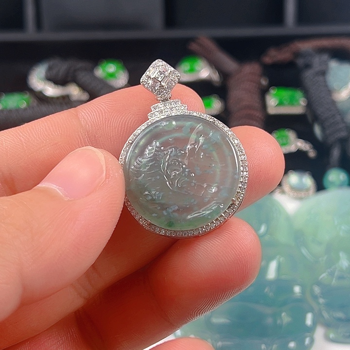 翡翠颈饰未镶嵌12，