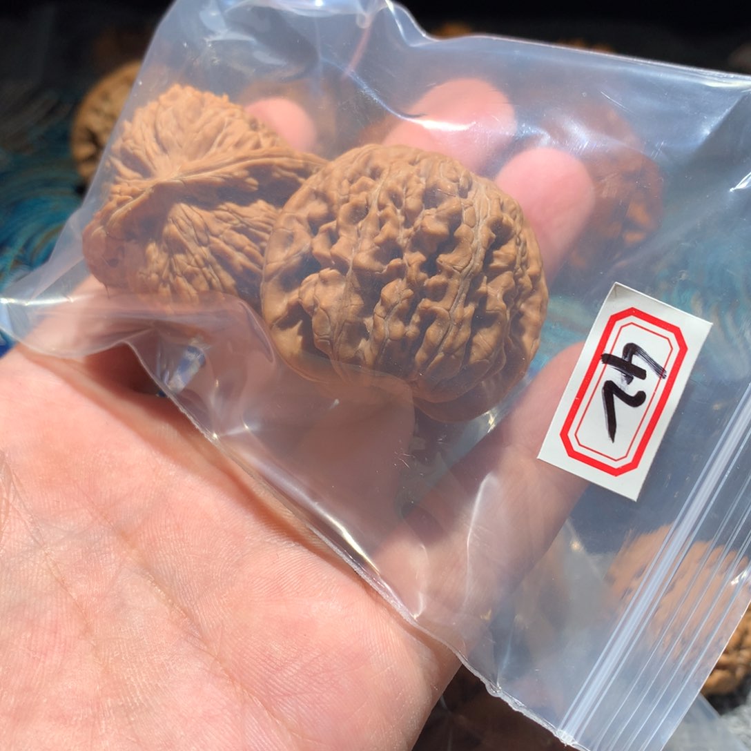 猴头核桃吊坠L****a557899997656788