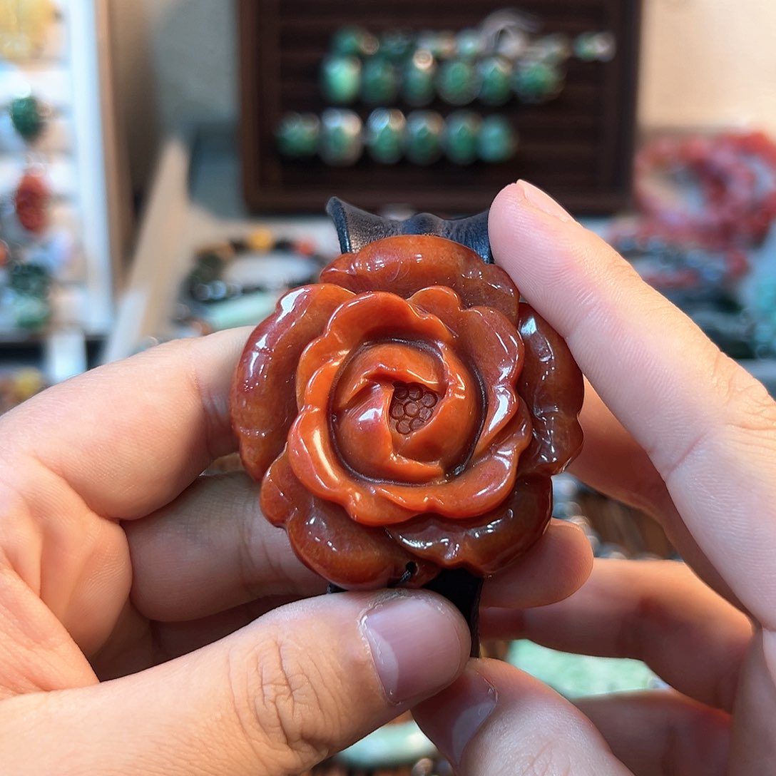 翡翠颈饰未镶嵌气***妃