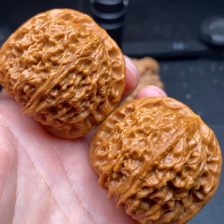 文玩核桃吊坠金麒麟44